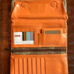 HOBO Wallet; Great Storage! Perfect for everyday!!